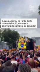Claudia Leitte é vaiada por foliões em Salvador #shorts
