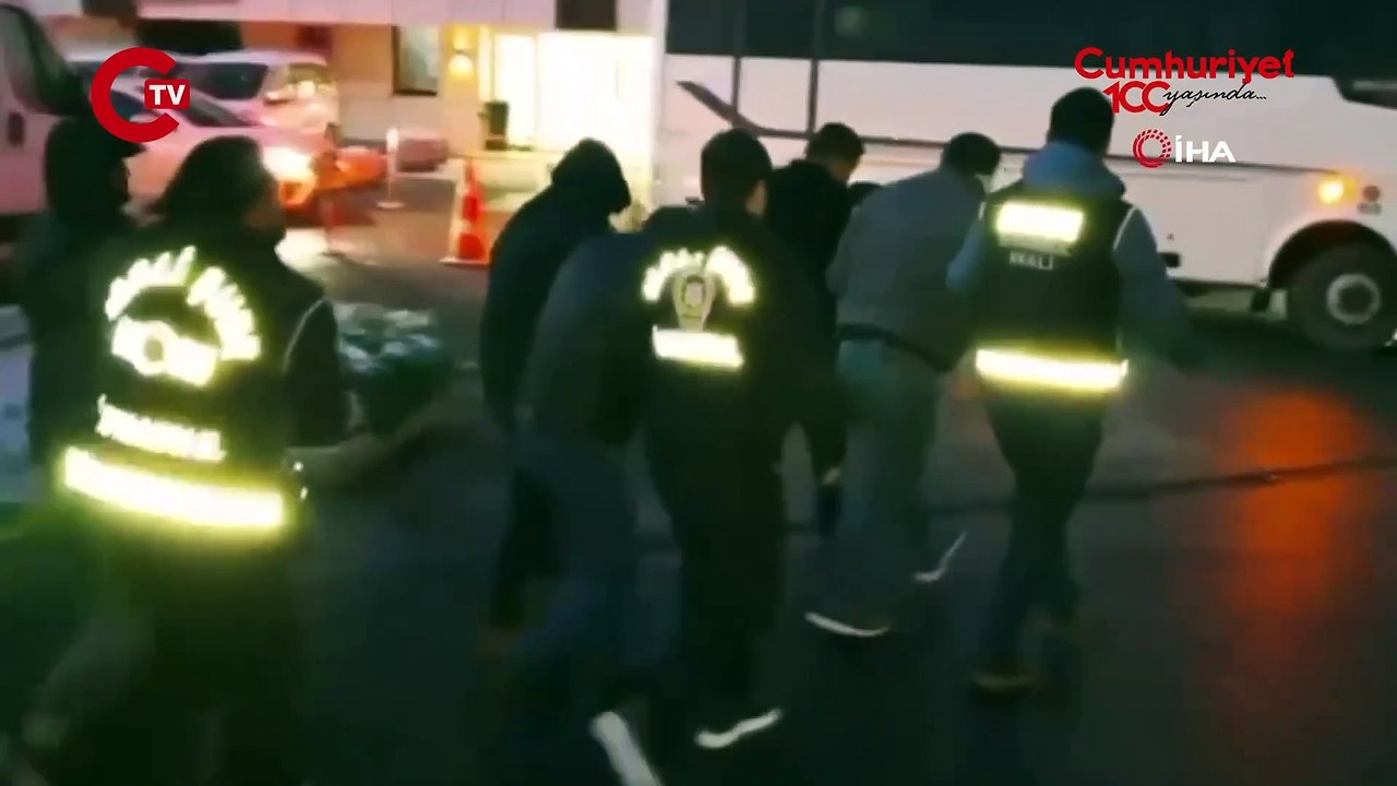 İstanbul merkezli 3 ilde büyük sahte para operasyonu Milyonlarca sahte dolar ve avro ele geçirildi