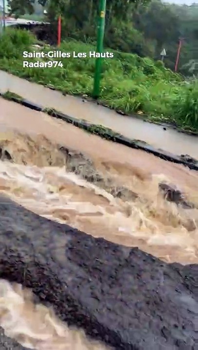 Cyclone Garance : de gros dégâts sur les routes