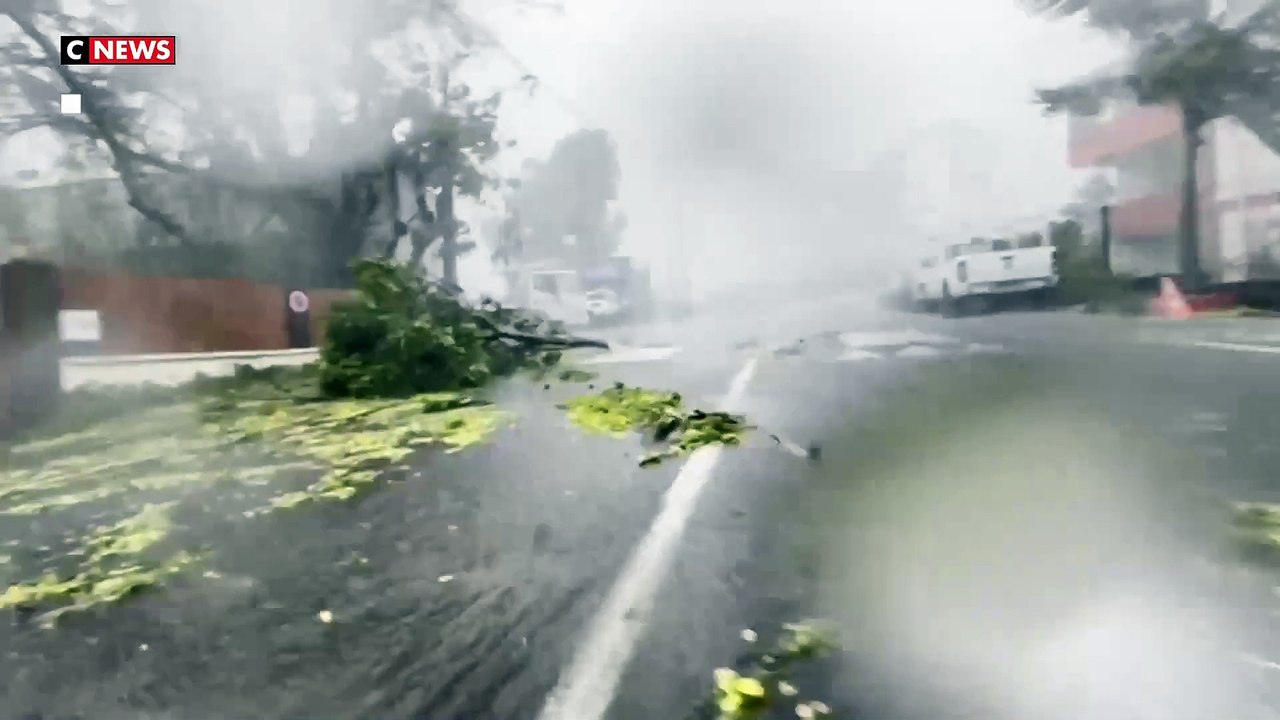 Cyclone Garance : les habitants de la Réunion toujours confinés