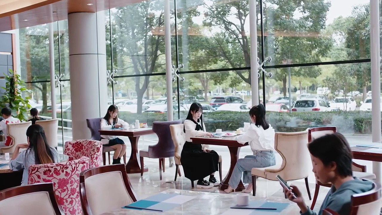 The girl helped her friend teach the scumbag who cheated, it's so frustrating