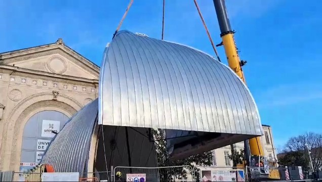 Pose du dôme de la chapelle du site Hoche de l'Université de Nîmes