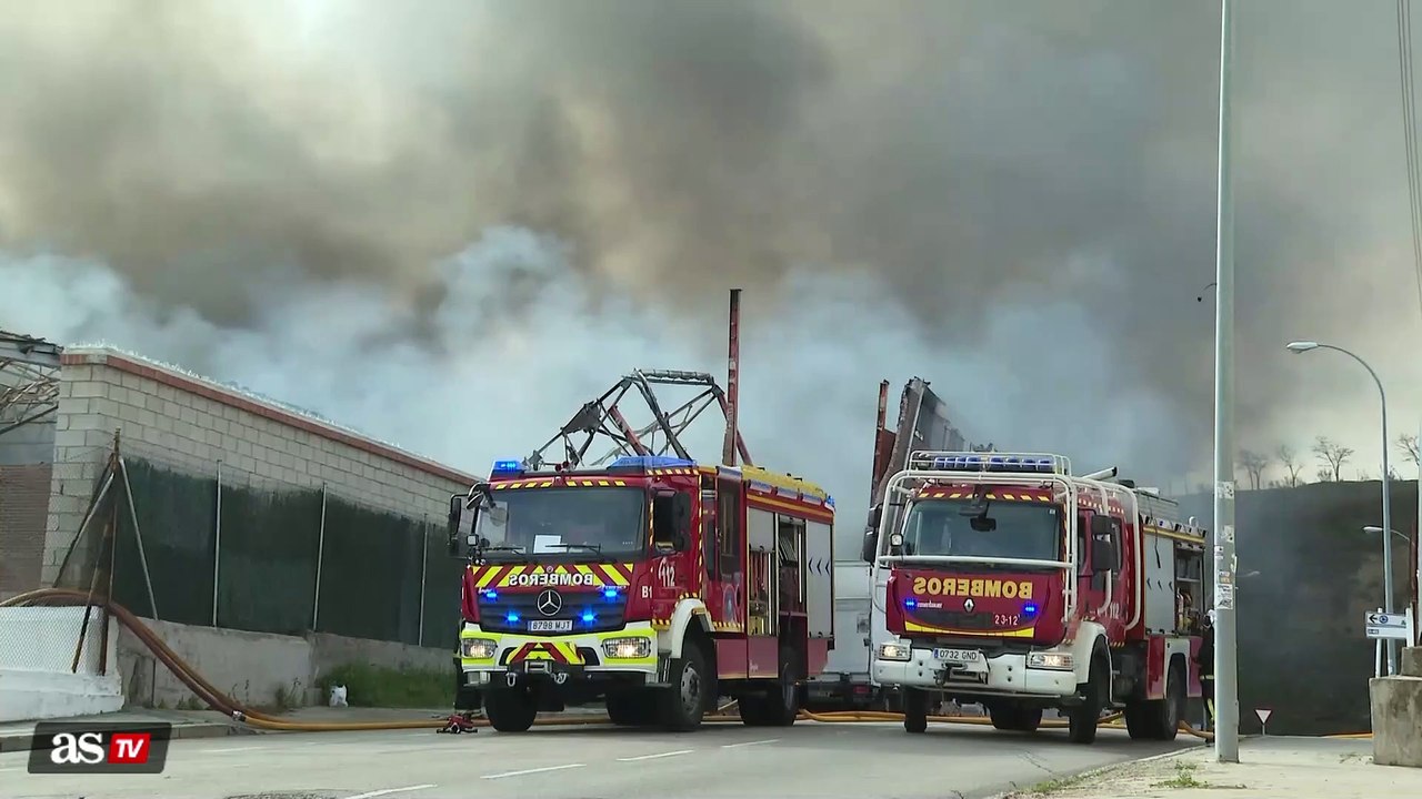 Incendio en el polígono industrial de Cobo Calleja