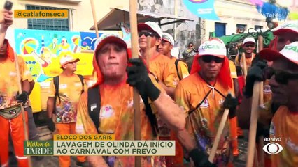 "BLOCO DO VASSOURÃO": garis dão início à folia com a lavagem de Olinda | Melhor da Tarde
