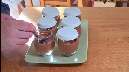 Mousse au chocolat rapide et facile en 2 minutes – Dessert irrésistible ! 🍫✨