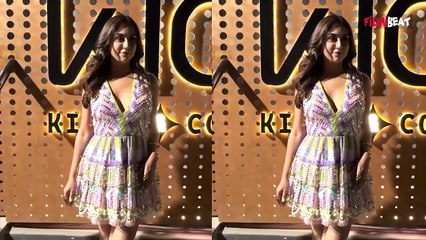 Krystle D’Souza Birthday: On Screen बहन की Party में Nia Sharma ने All Black Look में बिखेरा जलवा