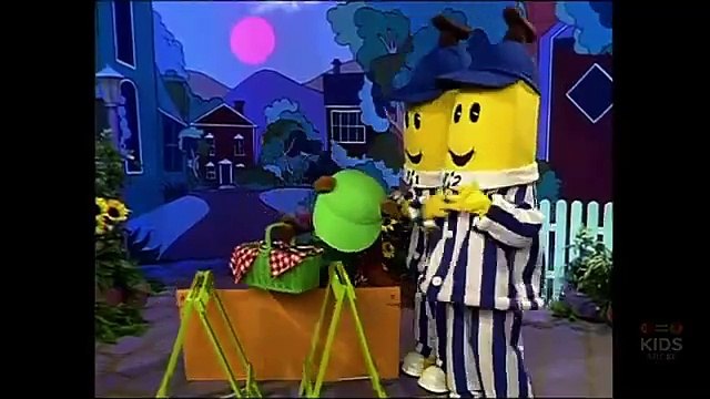 Bananas in Pyjamas - Ep. 381 - Street Stalls (2006)