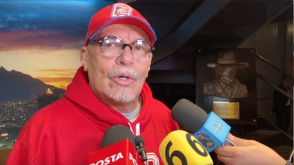 Mauricio Castillo prepara monólogo donde abordará el tema de sus adicciones