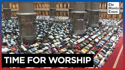 Indonesian Muslim worshippers hold first Ramadan prayer in Jakarta