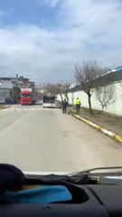 AKP'li belediye çöplerini CHP'li belediyeye bıraktı