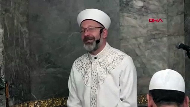 Ali Erbaş Konya’da teravih namazını kıldırdı