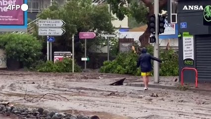 Il ciclone Garance colpisce l'isola di Reunion, almeno 4 morti
