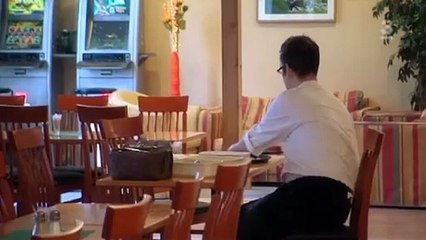 Kniven mot strupen S05E02