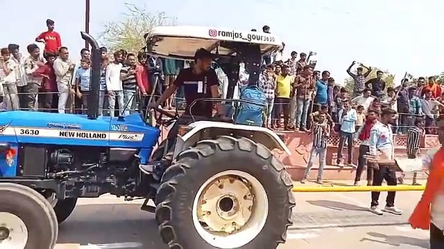 जान जोखिम में डालकर ले रहें प्रतियोंगिता में भाग