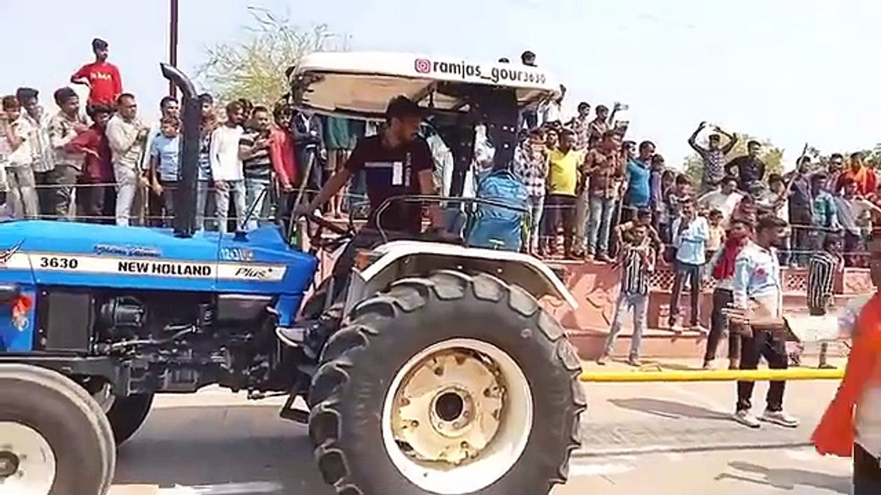जान जोखिम में डालकर ले रहें प्रतियोंगिता में भाग