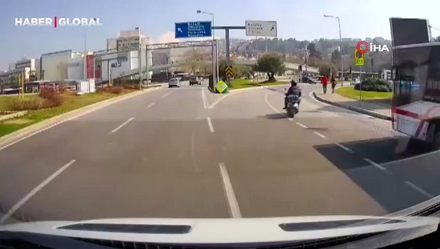 İzmir'de ters yöne giren araç tehlike saçtı