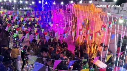 Gazze'de enkazların arasında sahur