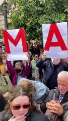 "Mazón dimissió" a la 'mascletà'