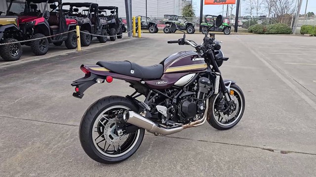 2025 KAWASAKI Z900RS ABS RED WALK-AROUND