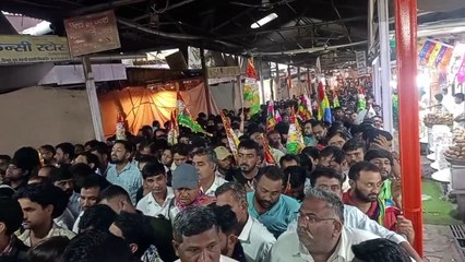 Watch Video: बाबा रामदेव समाधि के दर्शन को लगी लंबी कतारें