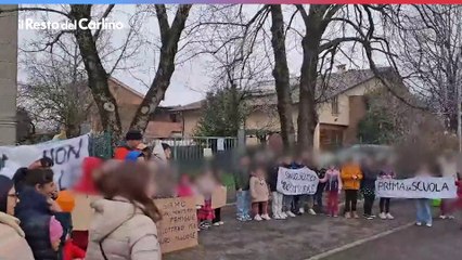 Classe ?fantasma? a Marmirolo (Reggio Emilia), il video della protesta delle famiglie
