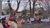 Classe ?fantasma? a Marmirolo (Reggio Emilia), il video della protesta delle famiglie