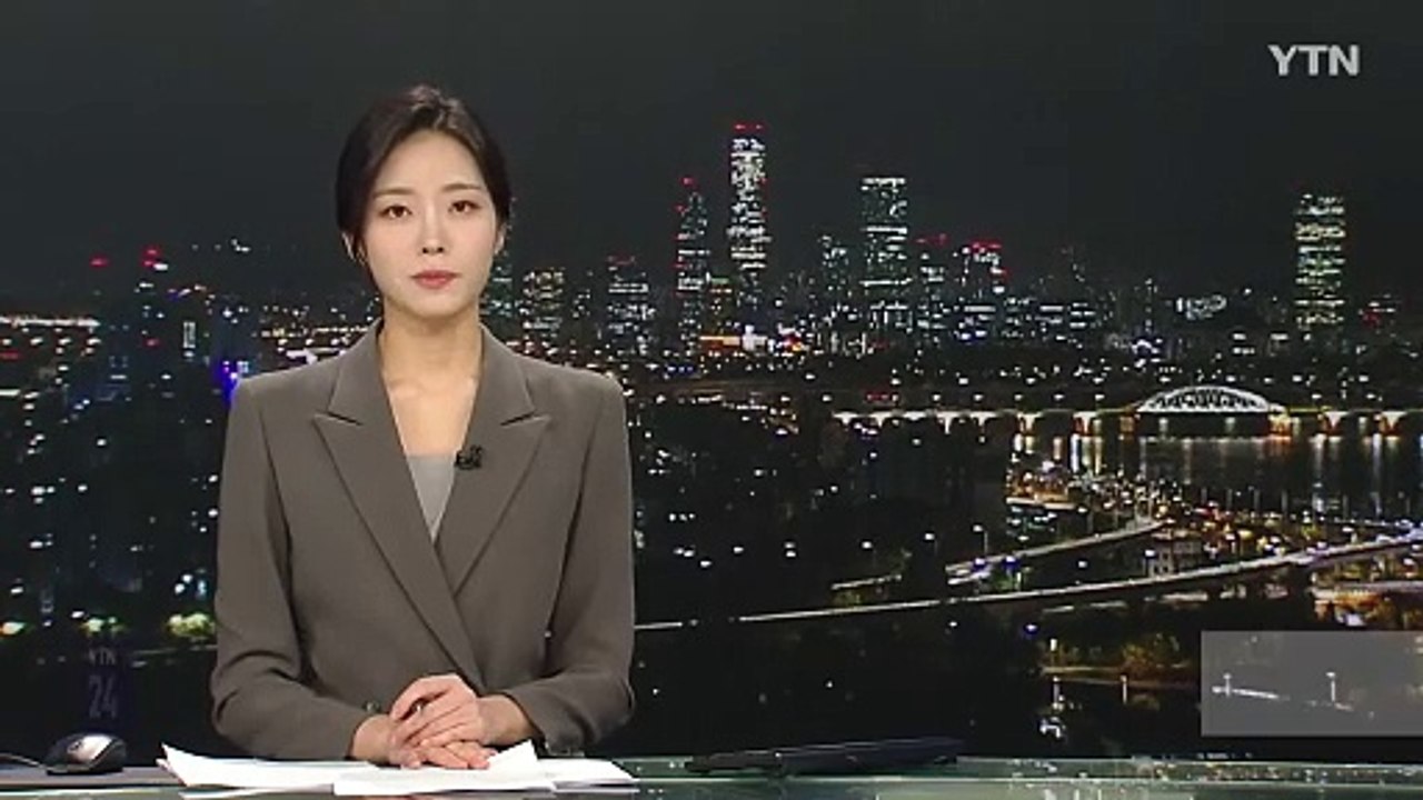 고속도로 달리던 SUV에서 불...차량 전소 / YTN