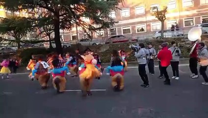 El gran desfile de Carnaval recorre las calles de León