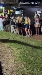 Jovem é atingida por bala de borracha no rosto durante carnaval