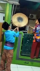 Cepot di bangunin dawala buat sahur