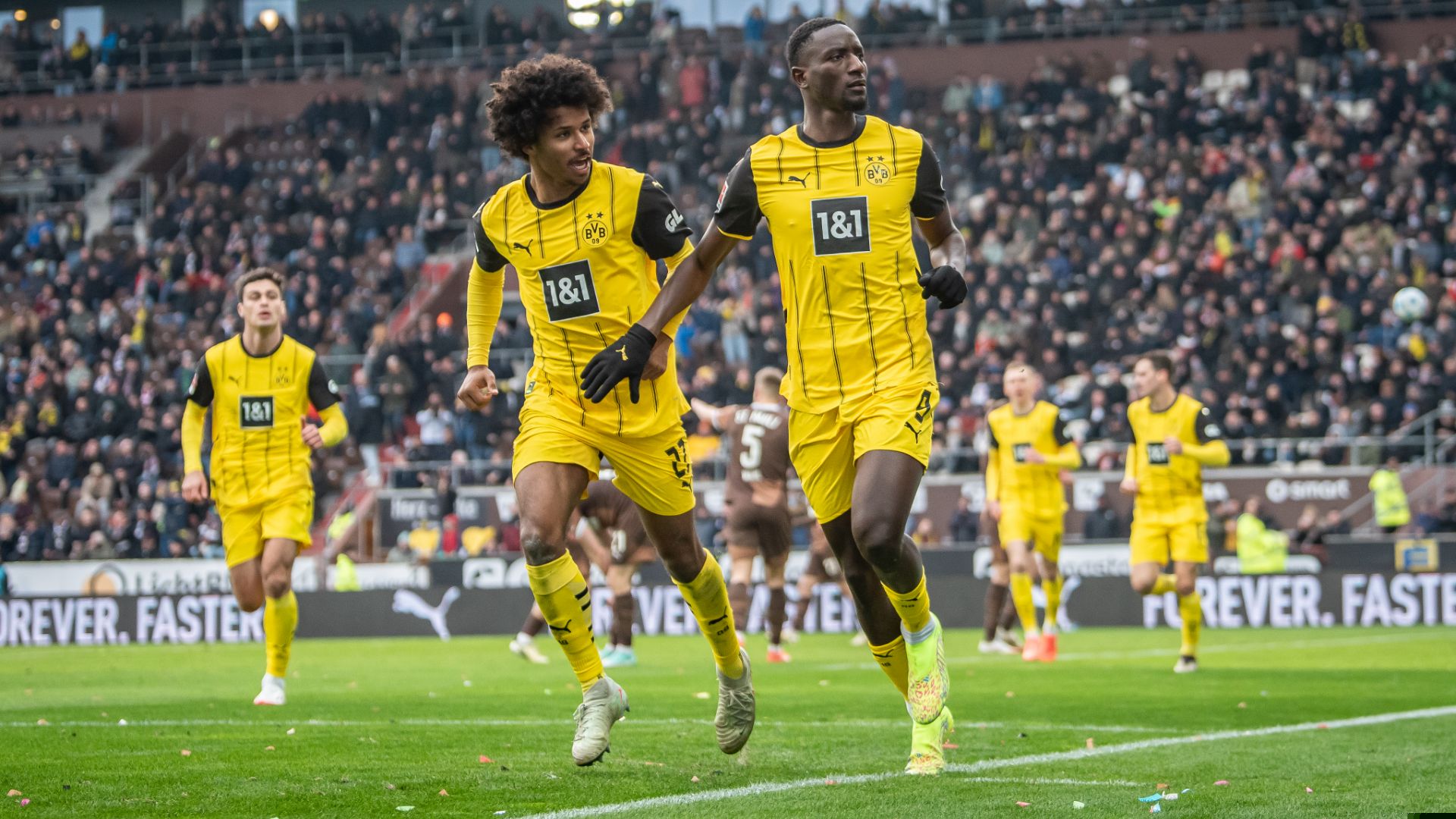 St Pauli v Borussia Dortmund