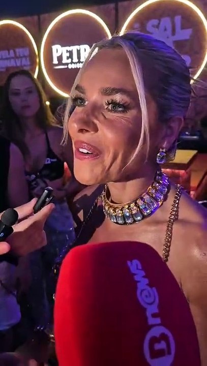 Monique Alfradique revela se pensa em se candidatar para Rainha de Bateria após saída de Paolla Oliveira; assista