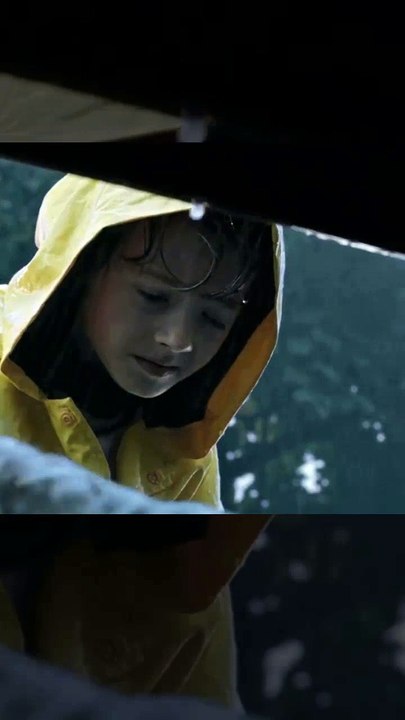 Georgie sees a clown in the drain - It (2017 film) #Movie #Clip #Horror #Scene