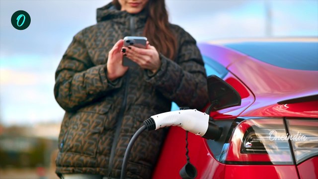 Tesla In India: Elon Musk और Modi की Tesla डील से क्यों भड़के Donald Trump | वनइंडिया हिन्दी