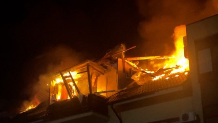 El ataque de un dron ruso incendia varias casas en Zaporiyia y deja un herido