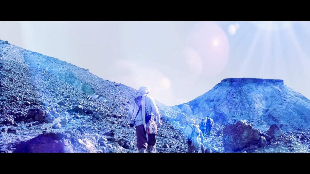 Astronauts Crash Land on an Unknown Planet Unaware That it's Full of Alien Creatures - Movie Recaps