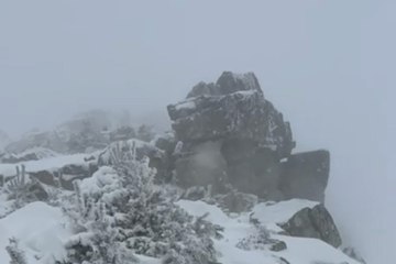 Espectacular subida entre la nieve el Pico Tres Provincias
