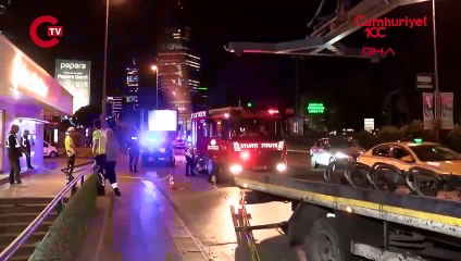 Otomobil merdiven boşluğuna uçtu: 1'i ağır 3 yaralı