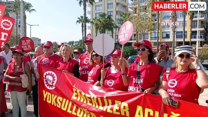 DİSK'ten Mersin'de 'Geçinemiyoruz' Mitingi