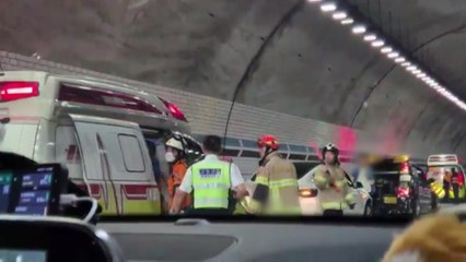 광주-원주고속도로 초월터널 3중 추돌...8명 이송 / YTN