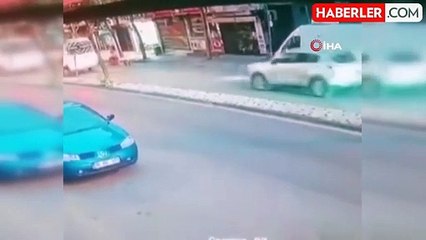 Bursa'da Park Halindeki Araca Çarpan Sürücü Kaçtı