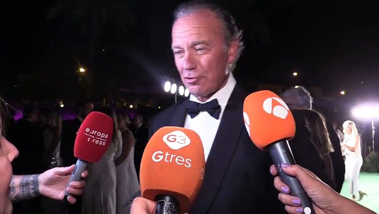 Bertín Osborne reaparece tras su ‘desaparición’ veraniega y se pronuncia sobre el bautizo del hijo de Gabriela Guillén