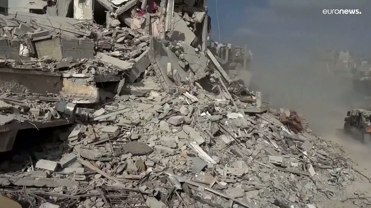 حرب غزة في يومها 344: قصف لا يهدأ وعداد الضحايا في ارتفاع مستمر وحزب الله يرفع وتيرة هجماته بالشمال