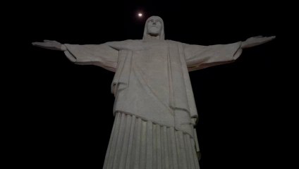 El Cristo Redentor de Brasil viste la camiseta del Villarreal