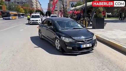 Otomobilin çarptığı kadın ağır yaralandı