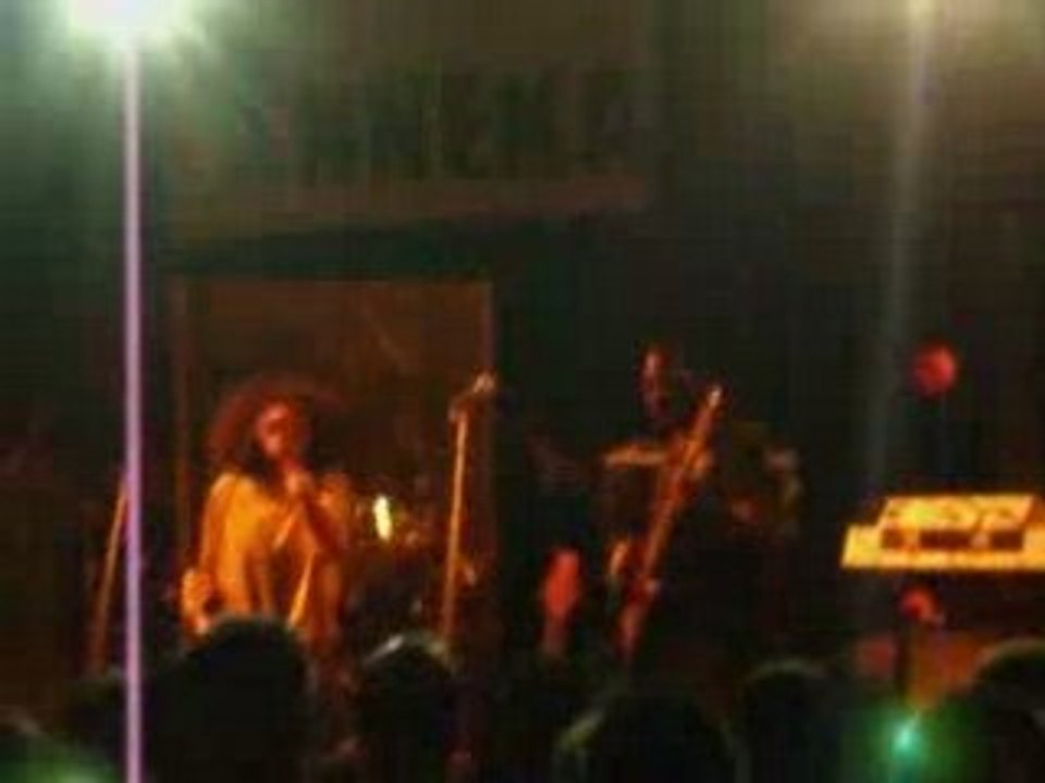 Concert Nneka @Trabendo