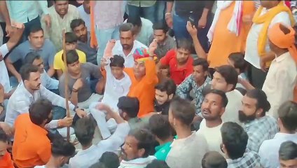 भीलवाड़ा में जुलूस पर पथराव के बाद विरोध प्रदर्शन