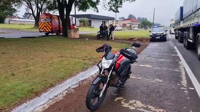 Colisão traseira entre motos deixa jovem ferido na BR-163 em Sede Alvorada