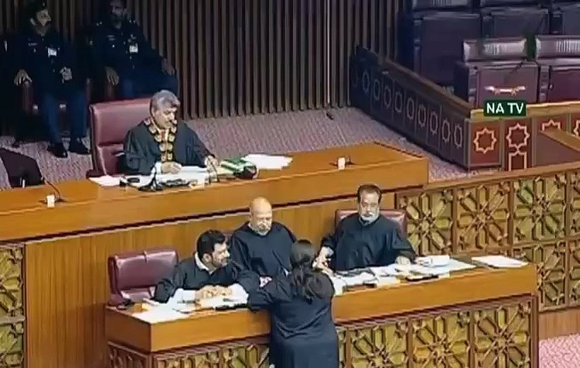 ‏بلاول بھٹو کے لہجے سے مجھے جھلک آ رہی تھی جیسے اُنہوں نے پورے 2 دن ڈی جی آئی ایس پی آر کے دفتر میں پریکٹس کی ہے، عمر ایوب کا بلاول بھٹو کے خطاب پر ردعمل، ڈی جی آئی ایس پی آر کا نام آتے ہی لائیو سٹریمنگ بند۔۔!!