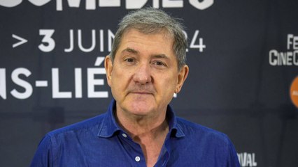 GALA VIDEO - Yves Calvi remplacé par Thomas Sotto sur RTL : “J'ai été blessé”